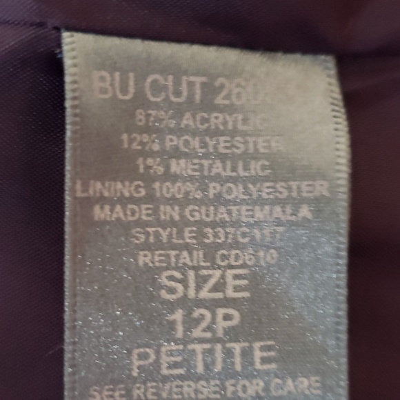 Beautiful Blazer, gold tone buttons - Picture 7 of 8